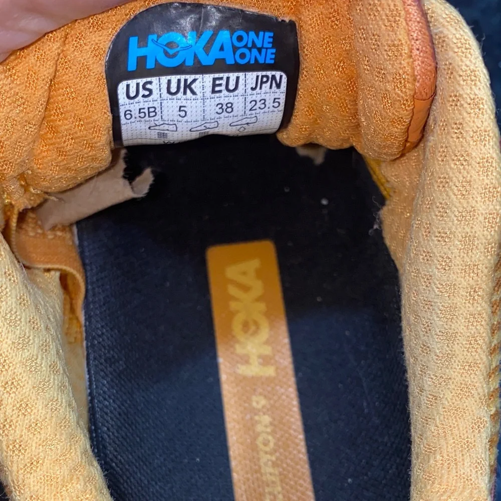 Hoka One One Clifton 9 Running Shoes Size 6.5 Amber Haze/ Sherbert - Picture 15 of 16